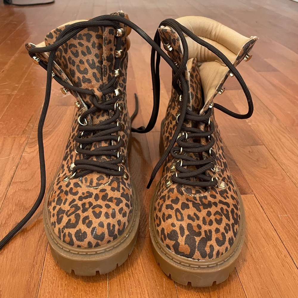 Loft Boots. Never worn. Size 6